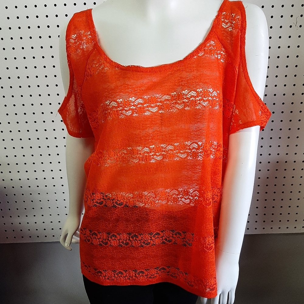 Forever 21 Cold Shoulder Top ~ Small